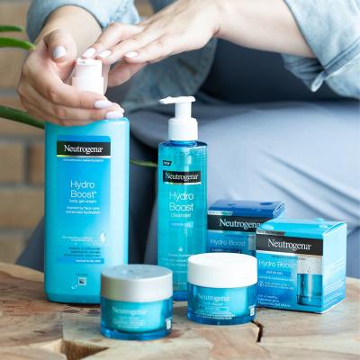 Neutrogena Hydro Boost Poklon set dnevni gel za lice Hydro Boost Water Gel 50 ml + noćna krema za lice Hydro Boost Sleeping Cream 50 ml