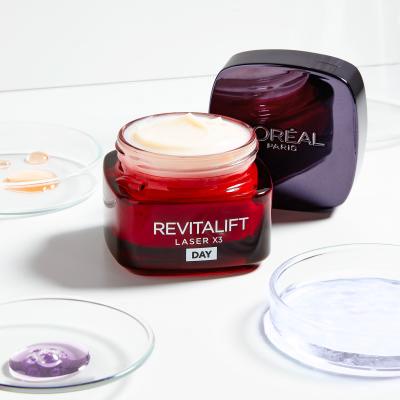 L&#039;Oréal Paris Revitalift Laser X3 Day Cream Poklon set dnevna krema za lice Revitalift Laser X3 50 ml + krema za područje oko očiju Revitalift Laser X3 15 ml