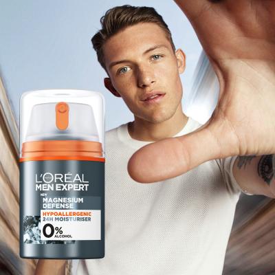 L&#039;Oréal Paris Men Expert Magnesium Defence Poklon set dnevna krema za lice Men Expert Magnesium Defense 24h Moisturizer 50 ml + dezodorans Men Expert Magnesium Defense 150 ml + gel za tuširanje Men Expert Magnesium Defence Shower Gel 300 ml