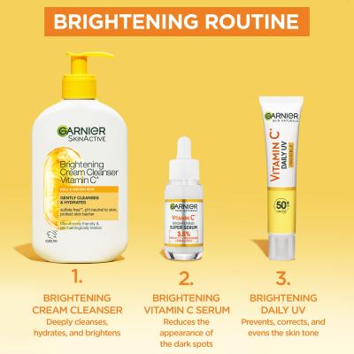 Garnier Skin Naturals Vitamin C Poklon set dnevni serum za lice Skin Naturals Vitamin C Brightening Super Serum 30 ml + dnevni fluid za lice Skin Naturals Vitamin C Daily UV Invisible SPF50 40 ml